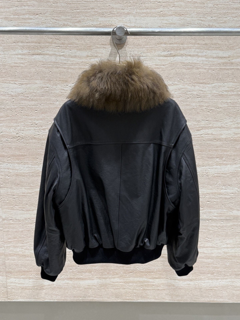 Pra*a outwear